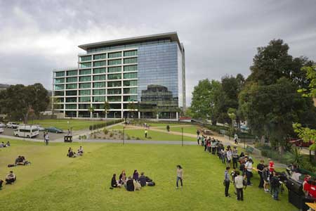 Университет Монаш