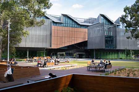 стоимость обучения в Monash University 