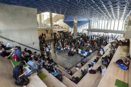 поступление в Toronto Metropolitan University