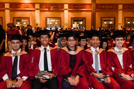 студенты Murdoch University Dubai