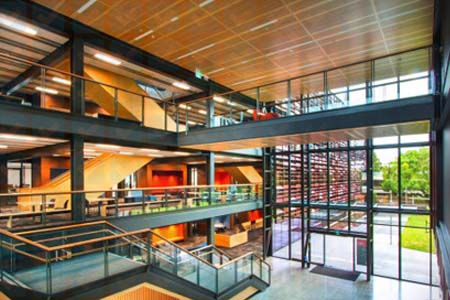 программы обучения в Auckland University of Technology 