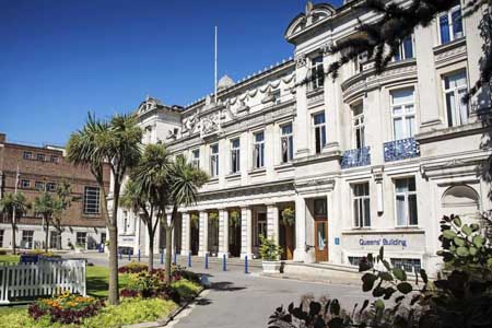 историческое здание Queen Mary University of London